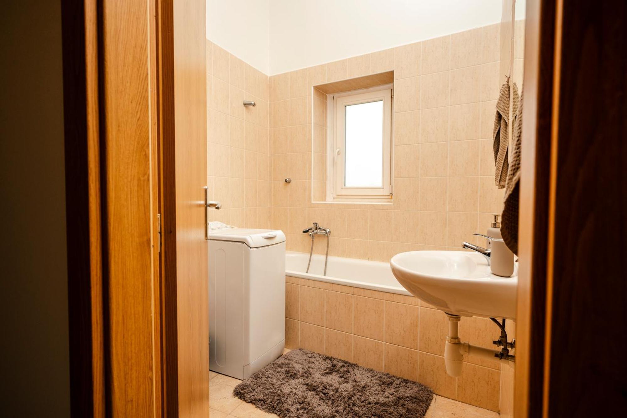 Apartman Namesti Frantiska Krizika Tábor Kültér fotó